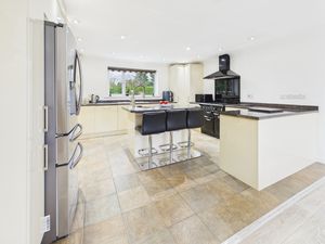 Dining Kitchen- click for photo gallery